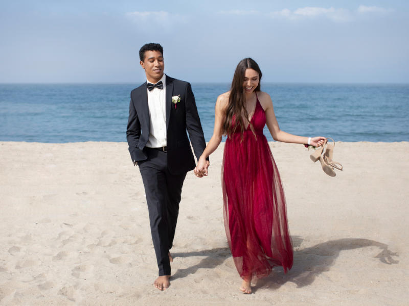 What to Wear for Beach Engagement Photos